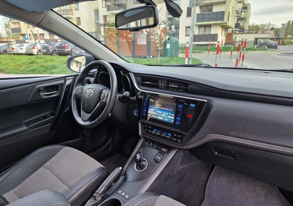 Toyota Auris cena 51900 przebieg: 130000, rok produkcji 2015 z Kraków małe 631
